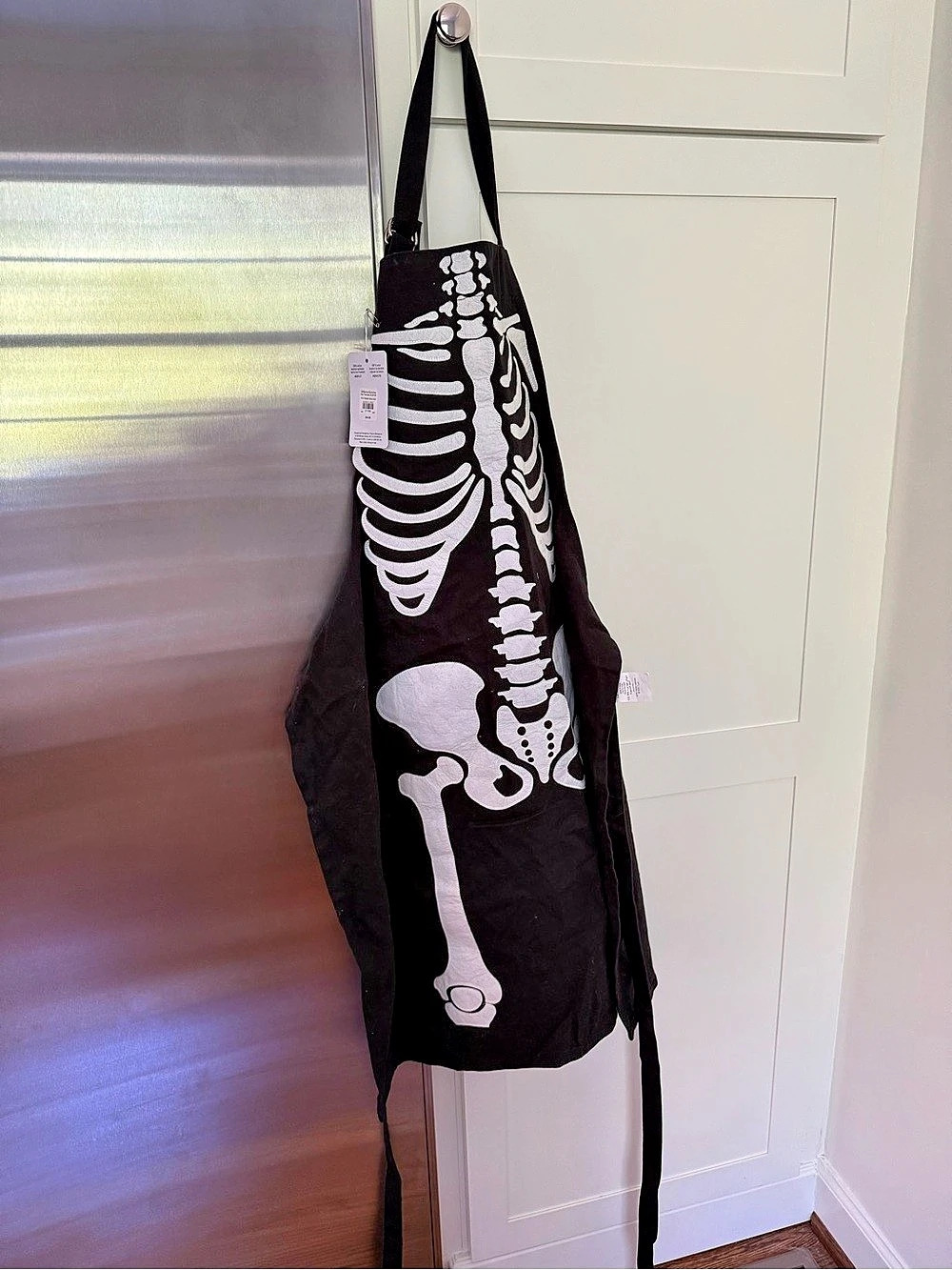 Williams-Sonoma Glow-in-the-Dark Skeleton Apron Black & White Adult NWT